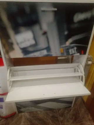 Zapatero con diseño de taxi