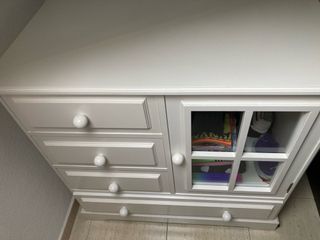 Cómoda de madera maciza blanca