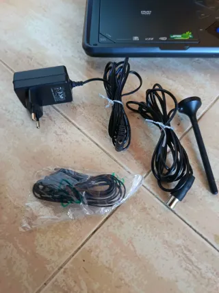 DVD Portátil SCOTT DPX 9040 HTV