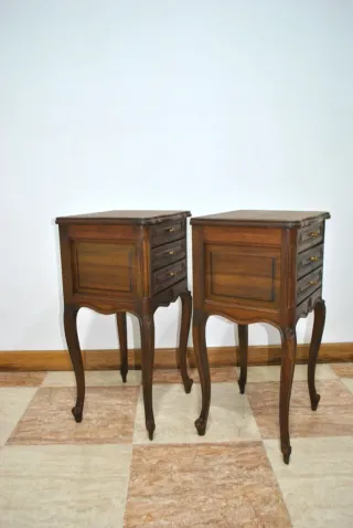 Antiguas mesitas de roble 3 cajones