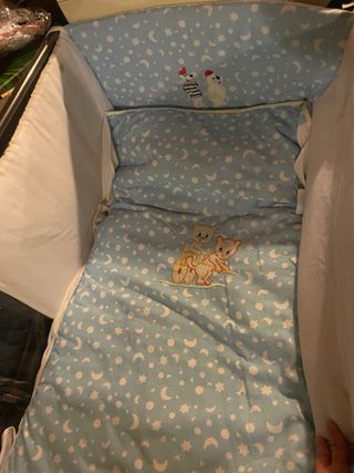 Edredón y protector cuna  azul y blanco osos