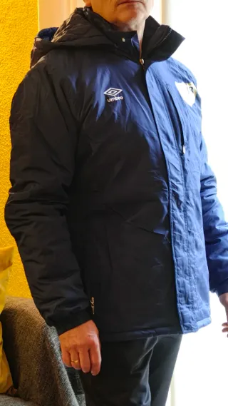 Abrigo Oficial Rayo Vallecano Umbro Talla L