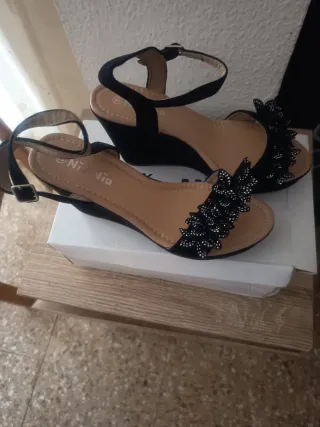 Sandalias cuña ante negro talla 39