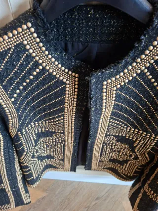 Chaqueta fiesta negra y dorada bordada