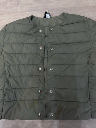 Chaqueta H&M verde oliva acolchada