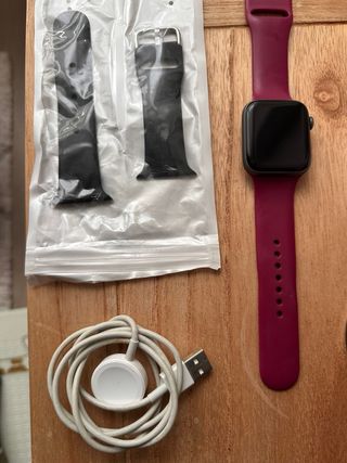 Apple Watch Series 4 Negro Correa morada + negra