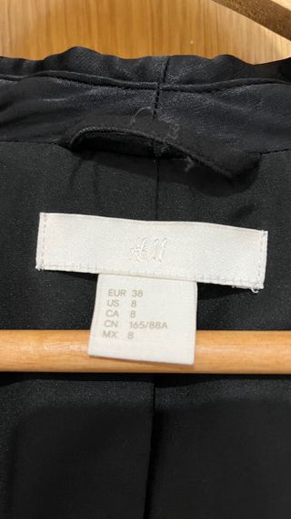 Americana tipo smoking H&M negra