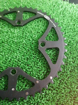 Plato Shimano de montaña, Drive Train Negro. 48D.