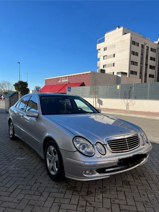 Mercedes-Benz Clase E  270 W211