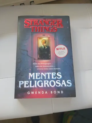 Stranger Things: Mentes peligrosas / Stranger T...