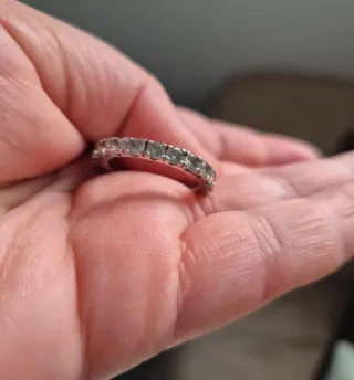 Anillo de plata con circonitas