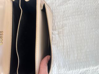 Bolso Guess Beige Cadena Dorada