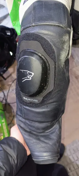 Mono de cuero Bering LEAD-R negro/verde Talla M