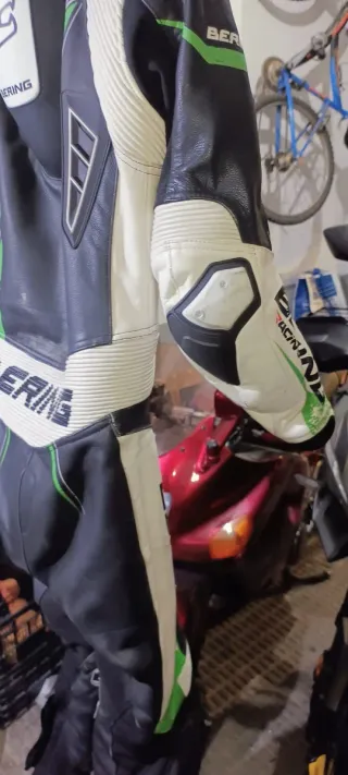 Mono de cuero Bering LEAD-R negro/verde Talla M