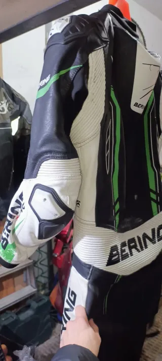 Mono de cuero Bering LEAD-R negro/verde Talla M