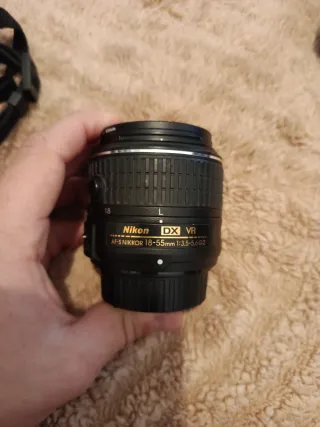 Cámara Nikon D3300 Negra con cargador y sus 2