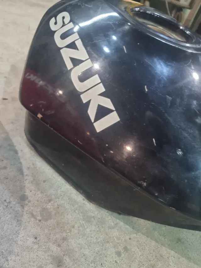 DEPÓSITO HORQUILLAS  GSX750F.