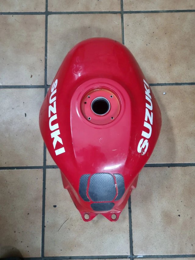 DEPÓSITO HORQUILLAS  GSX750F.