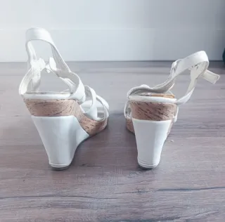 Sandalias blancas tacón tiras