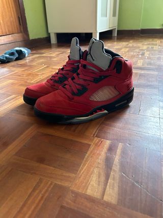 Pack gorra Chrome Hearts y jordan 5 rojas