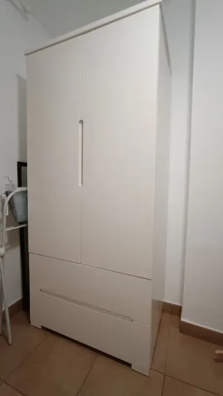 Dormitorio infantil blanco en buen estado