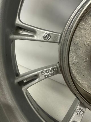 Llanta para Vespa practicamente nueva