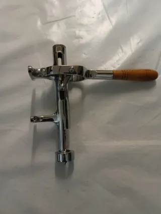 Sacacorchos de pared BOJ