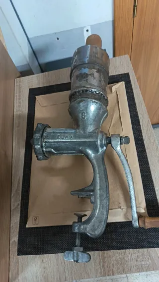 Picadora de carne manual, vintage. No se envia.