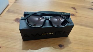 Gafas de sol Hawkers negras y naranjas