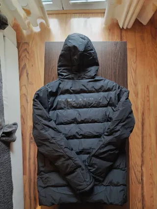 Abrigo oficial Rayo Vallecano Kelme negro