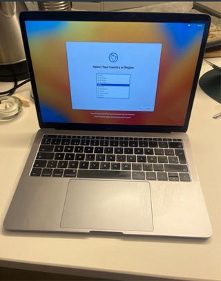 Apple Macbook Pro 2017 8gb 13” inch