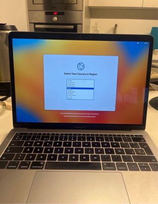Apple Macbook Pro 2017 8gb 13” inch