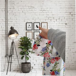 Blusa floral Jennyfer talla M