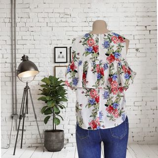 Blusa floral Jennyfer talla M