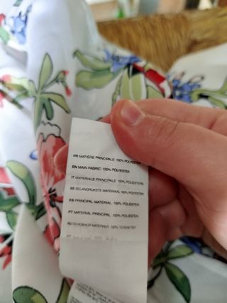 Blusa floral Jennyfer talla M