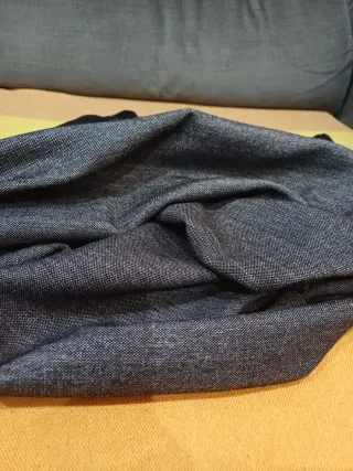 Falda negra con detalles brillantes