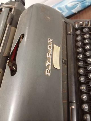 Máquina de escribir Byron Mk I antigua