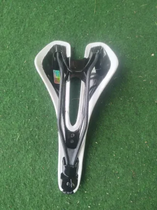 Sillín MTB Carbono Eva R7 168g