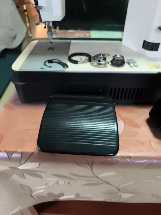 Máquina de coser Sigma 2000 NS, sólo venta en pers