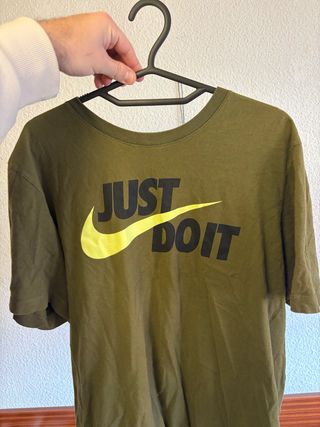 Camiseta Nike Just Do It Verde Oliva