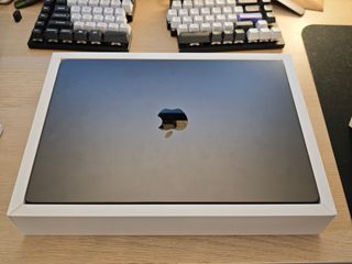 MacBook Pro M5 14 24GB RAM 1TB SSD