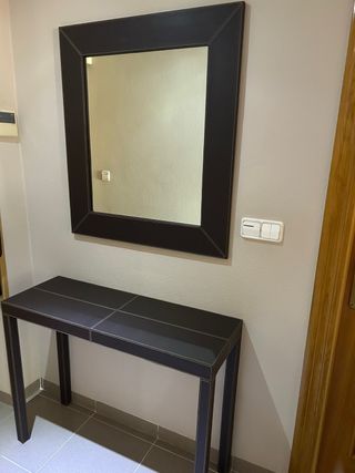 Ingresso con piedistallo elegante