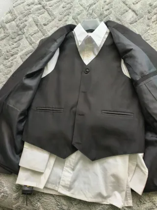 Traje de ceremonia Arino negro talla 10 años