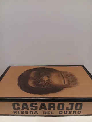 Botellero de cartón con diseño de chimpancé