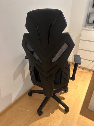 Silla de oficina ergonómica negra