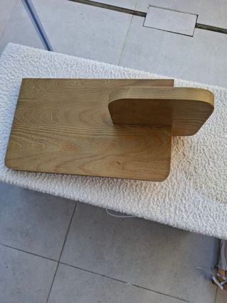 Mesita de noche flotante de madera