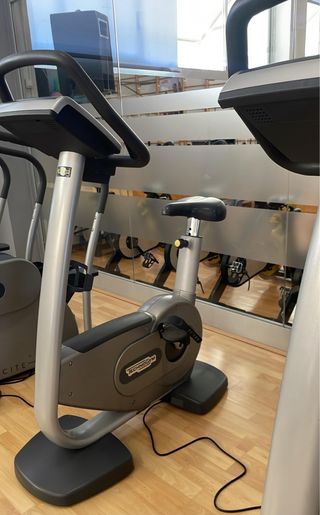 Bicicleta Estática Technogym Vertical
