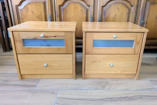 2 MESITAS DE NOCHE MADERA