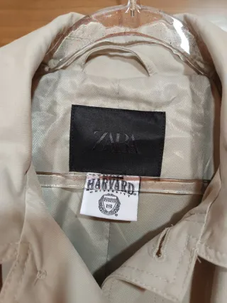 Gabardina capa Harvard x Zara Talla Única