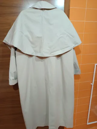 Gabardina capa Harvard x Zara Talla Única